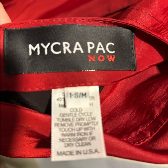 Mycra Pac Black/Red Donatella Reversible Hooded Jacket - Picture 3 of 8